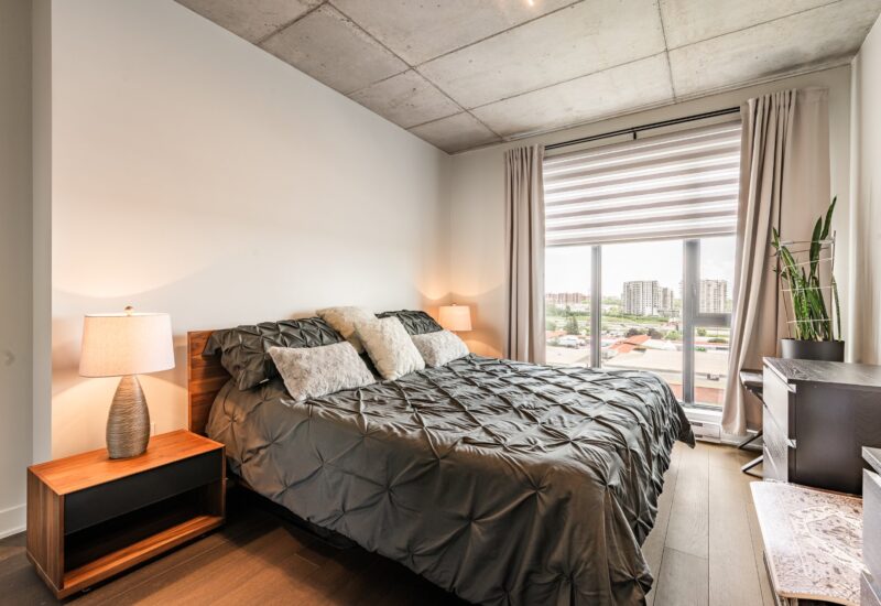 3480 Boul. St-Elzear O. #708  Laval (Chomedey) (Laval)