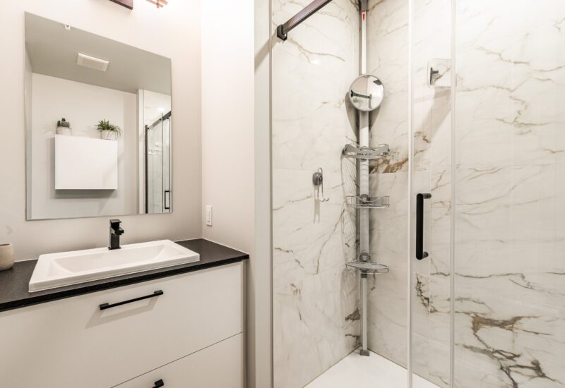 3480 Boul. St-Elzear O. #708  Laval (Chomedey) (Laval)
