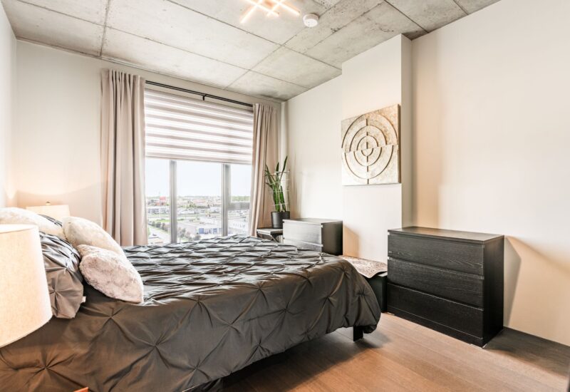 3480 Boul. St-Elzear O. #708  Laval (Chomedey) (Laval)