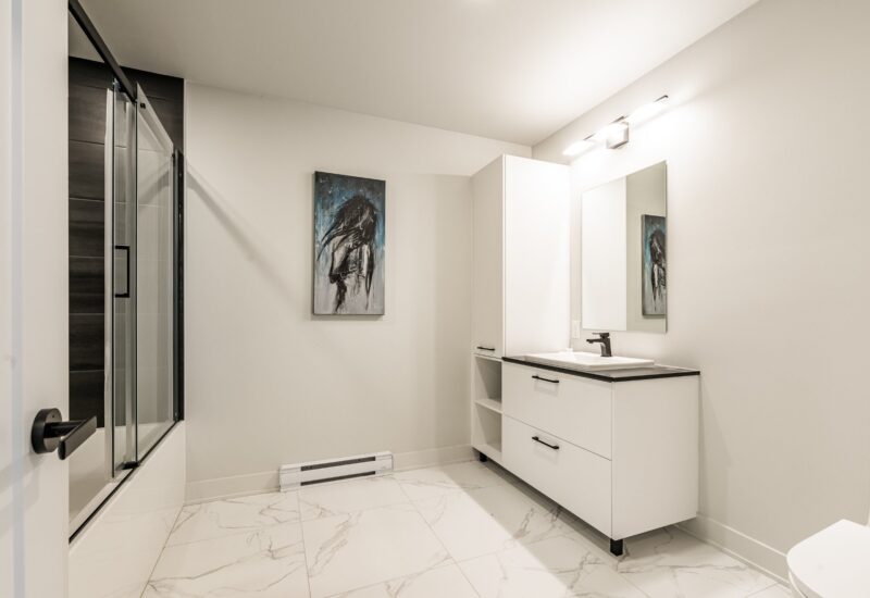 3480 Boul. St-Elzear O. #708  Laval (Chomedey) (Laval)