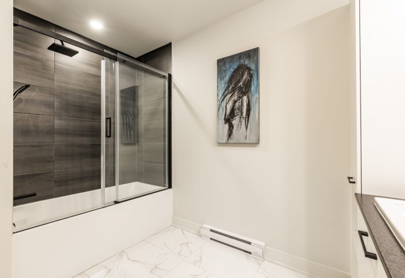 3480 Boul. St-Elzear O. #708  Laval (Chomedey) (Laval)