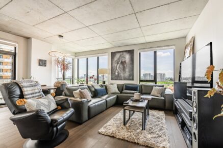 3480 Boul. St-Elzear O. #708 Laval (Chomedey) (Laval)