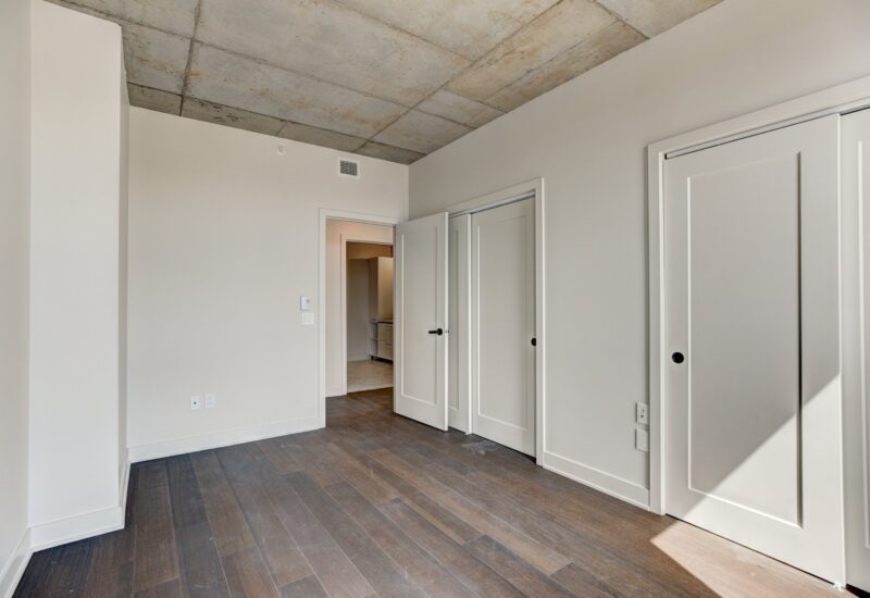 3480 Boul. St-Elzear O. #708  Laval (Chomedey) (Laval)