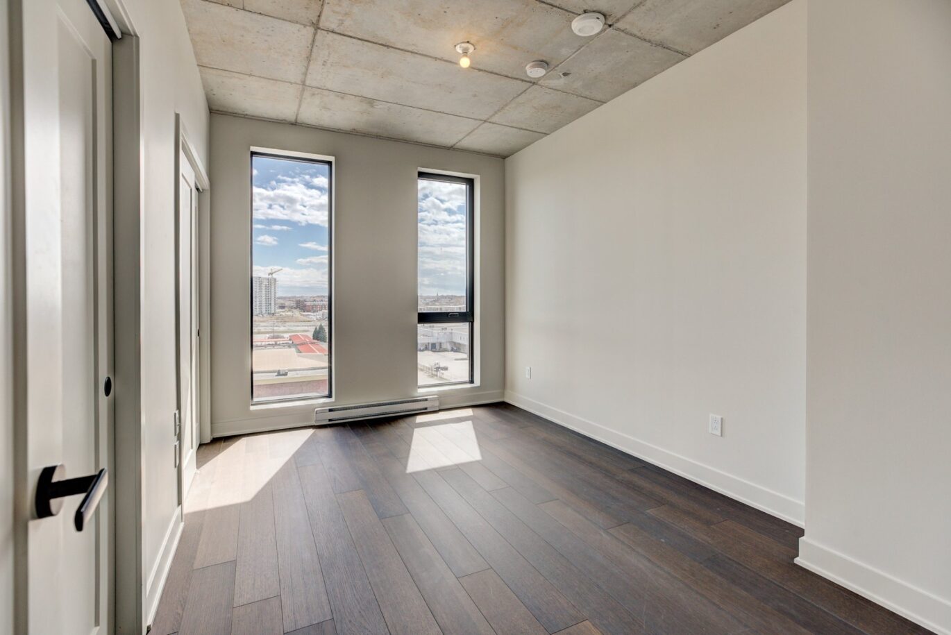 3480 Boul. St-Elzear O. #708  Laval (Chomedey) (Laval)