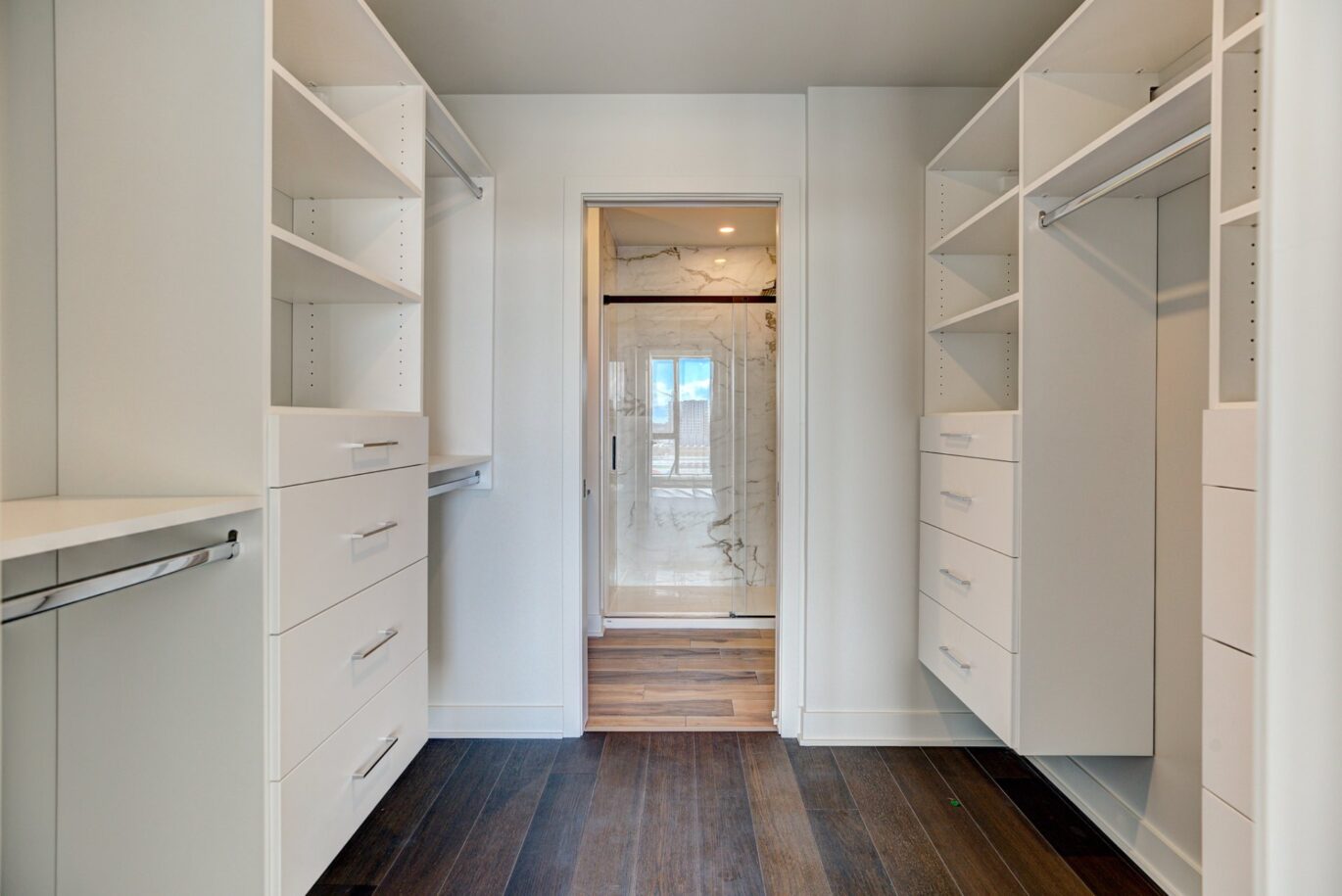 3480 Boul. St-Elzear O. #708  Laval (Chomedey) (Laval)