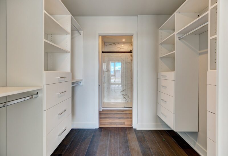 3480 Boul. St-Elzear O. #708  Laval (Chomedey) (Laval)