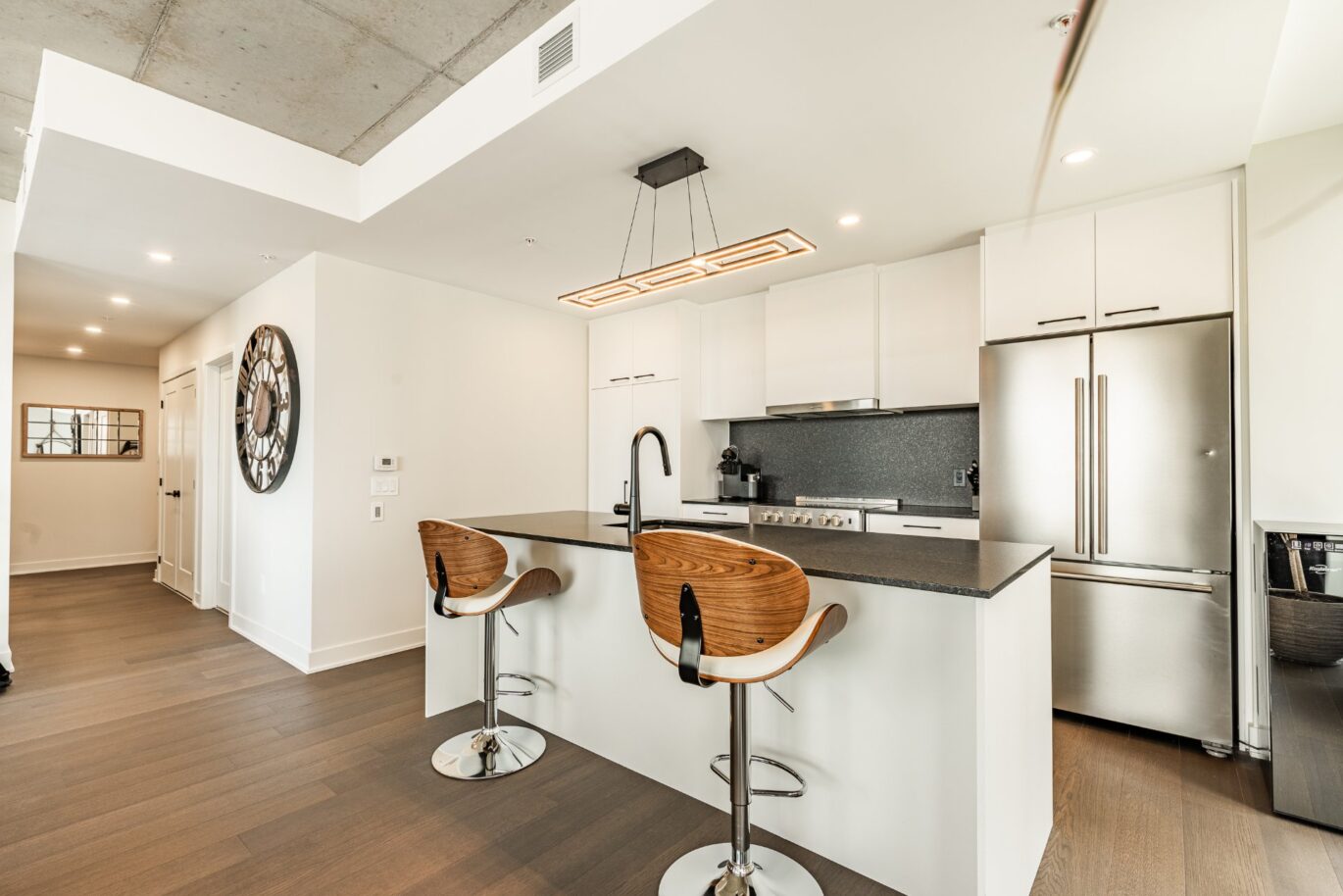 3480 Boul. St-Elzear O. #708  Laval (Chomedey) (Laval)