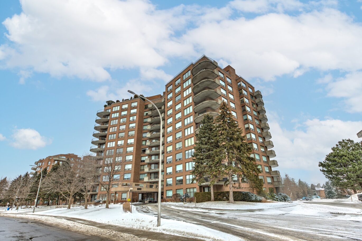 6005 Boul. Cavendish #104  Côte-Saint-Luc (Montréal)