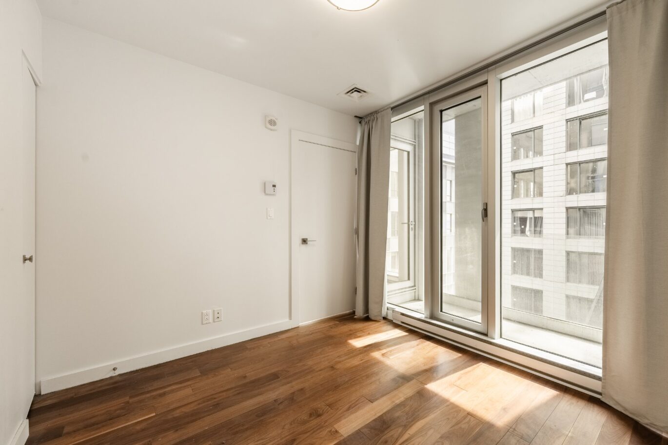 221 Rue St-Jacques #701  Montréal (Ville-Marie) (Montréal)