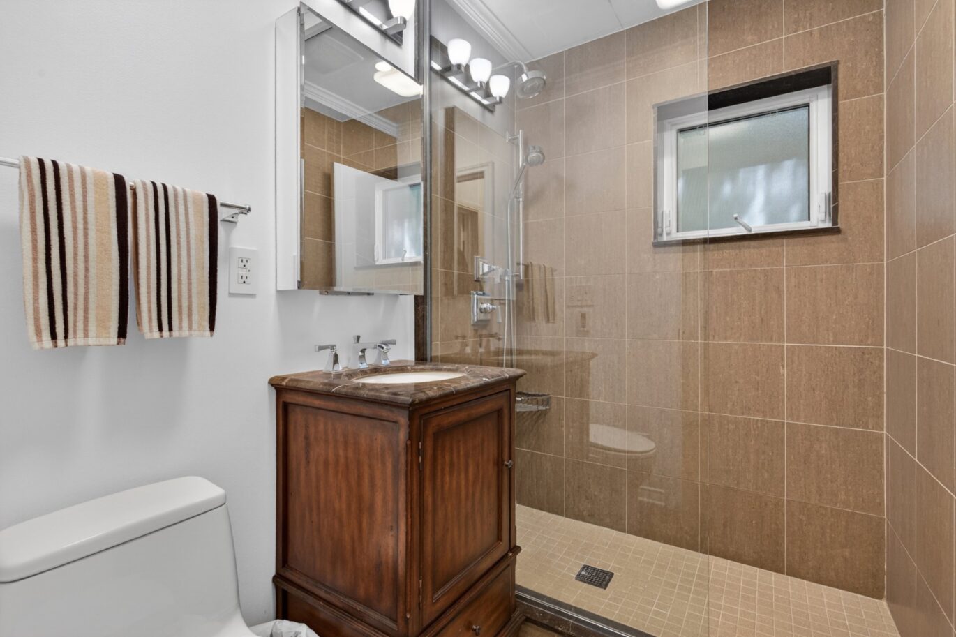 5664 Av. Edgemore Côte-Saint-Luc (Montréal)