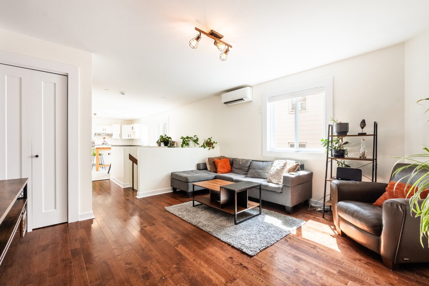 1644 Rue St-Pierre #2  Longueuil (Le Vieux-Longueuil) (Montérégie)
