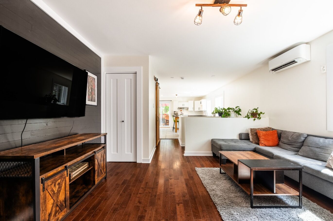 1644 Rue St-Pierre #2  Longueuil (Le Vieux-Longueuil) (Montérégie)