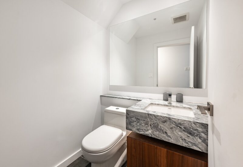 221 Rue St-Jacques #104 Montréal (Ville-Marie) (Montréal)
