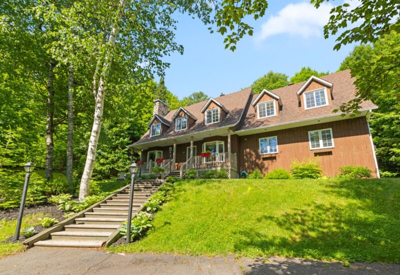 574 Ch. des Cèdres  Piedmont (Laurentides)