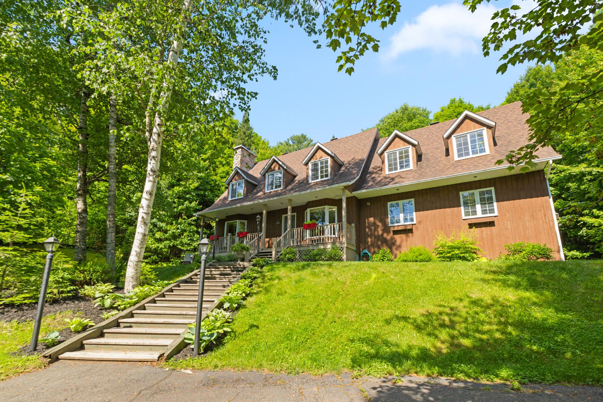 574 Ch. des Cèdres Piedmont (Laurentides) — photo 1