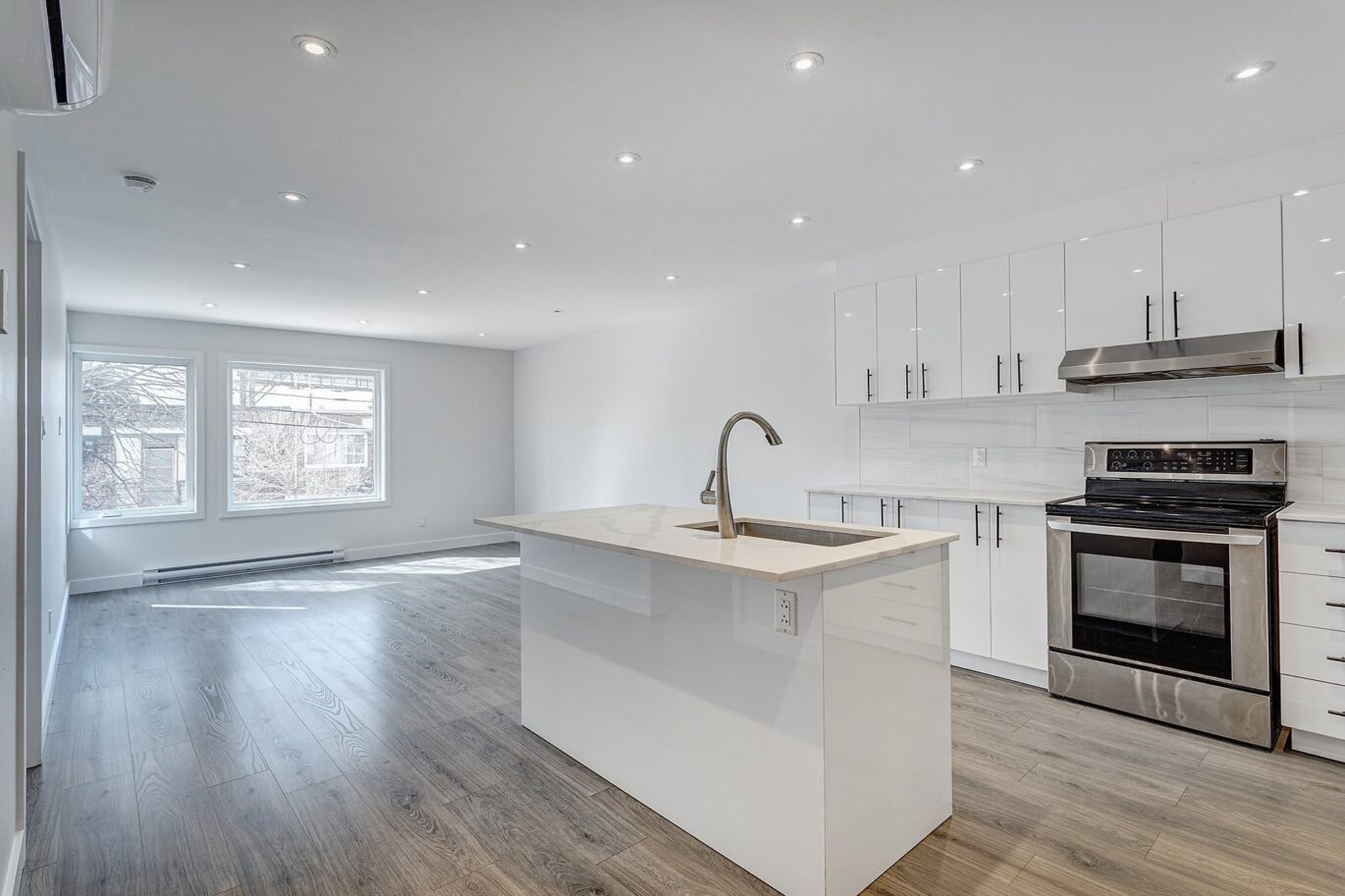 25 Av. Lowland #3  Montréal (Lachine) (Montréal)