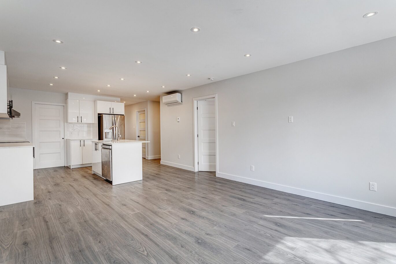 25 Av. Lowland #3  Montréal (Lachine) (Montréal)