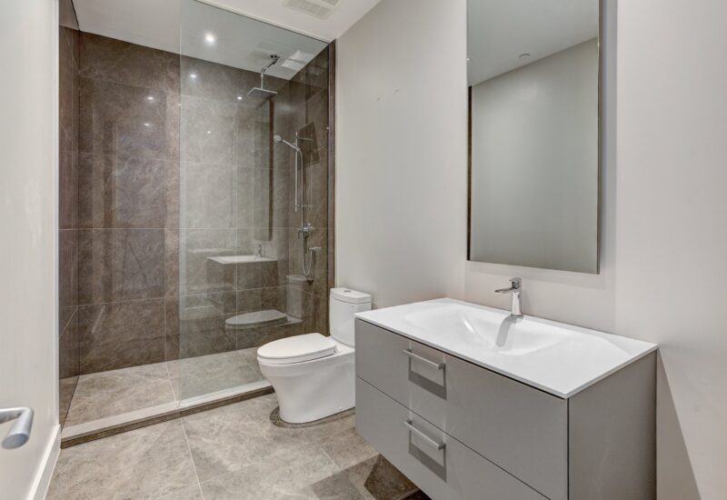 1300 Rue les Érables #406  Laval (Laval-sur-le-Lac) (Laval)
