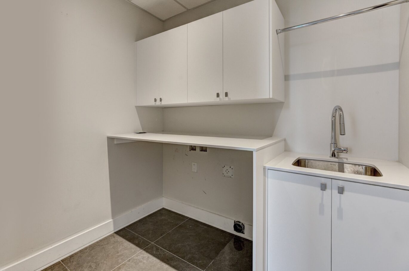1300 Rue les Érables #406  Laval (Laval-sur-le-Lac) (Laval)