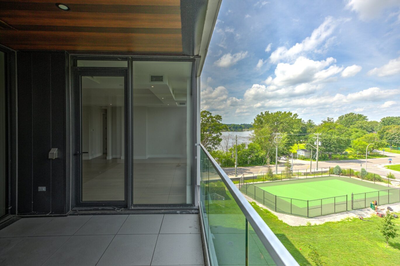 1300 Rue les Érables #406  Laval (Laval-sur-le-Lac) (Laval)
