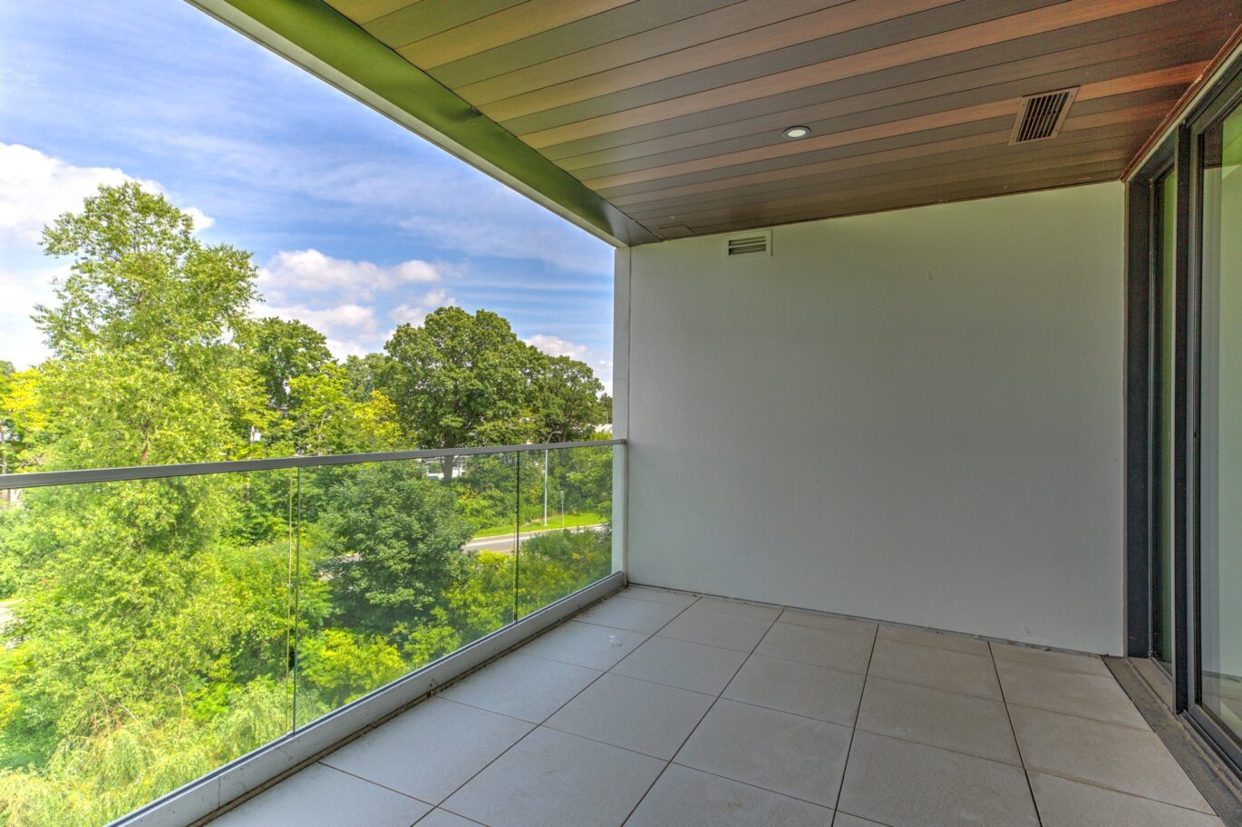 1300 Rue les Érables #406  Laval (Laval-sur-le-Lac) (Laval)