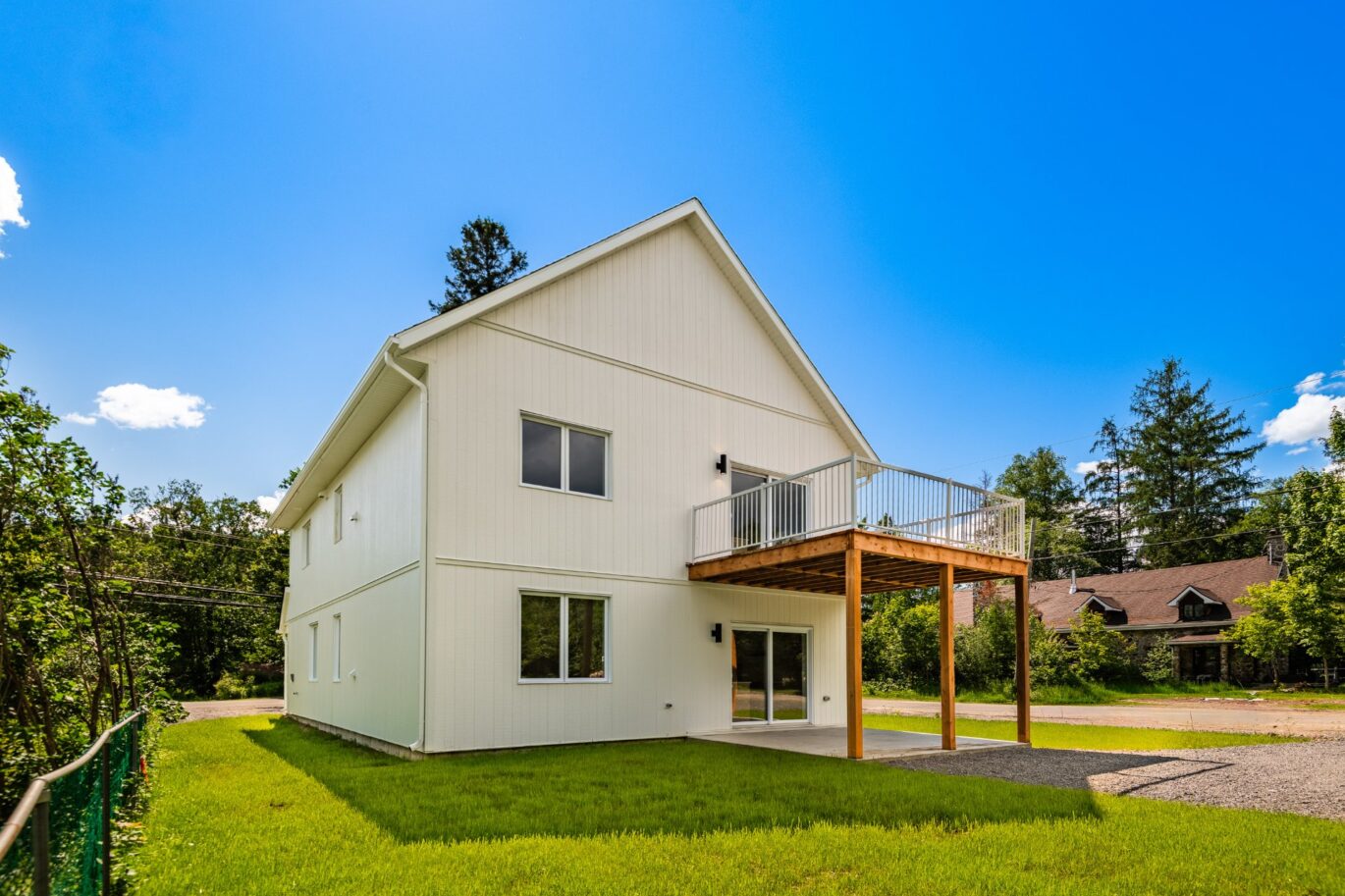 917 – 919 Ch. de la Rivière  Val-David (Laurentides)