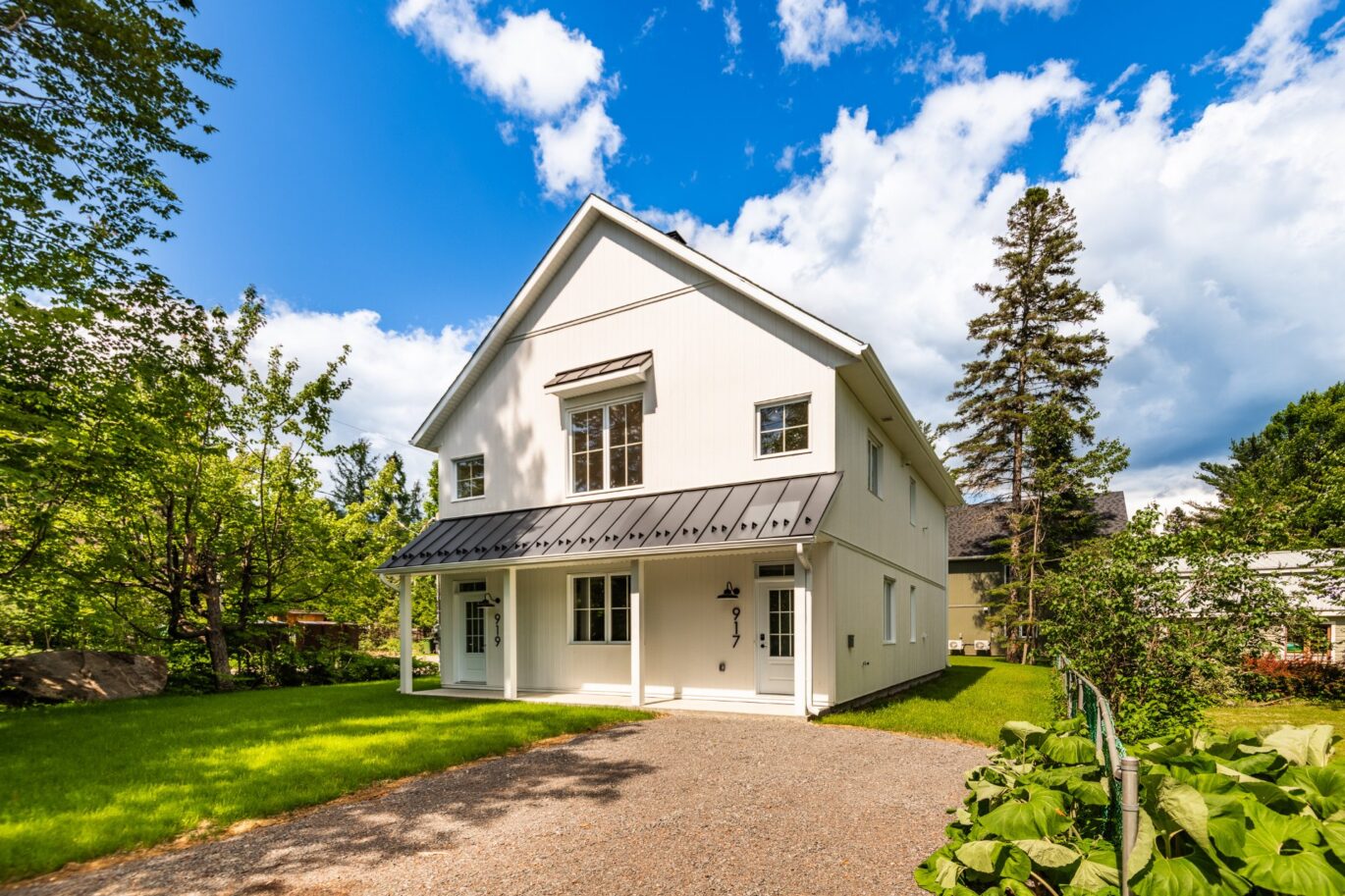 917 – 919 Ch. de la Rivière  Val-David (Laurentides)