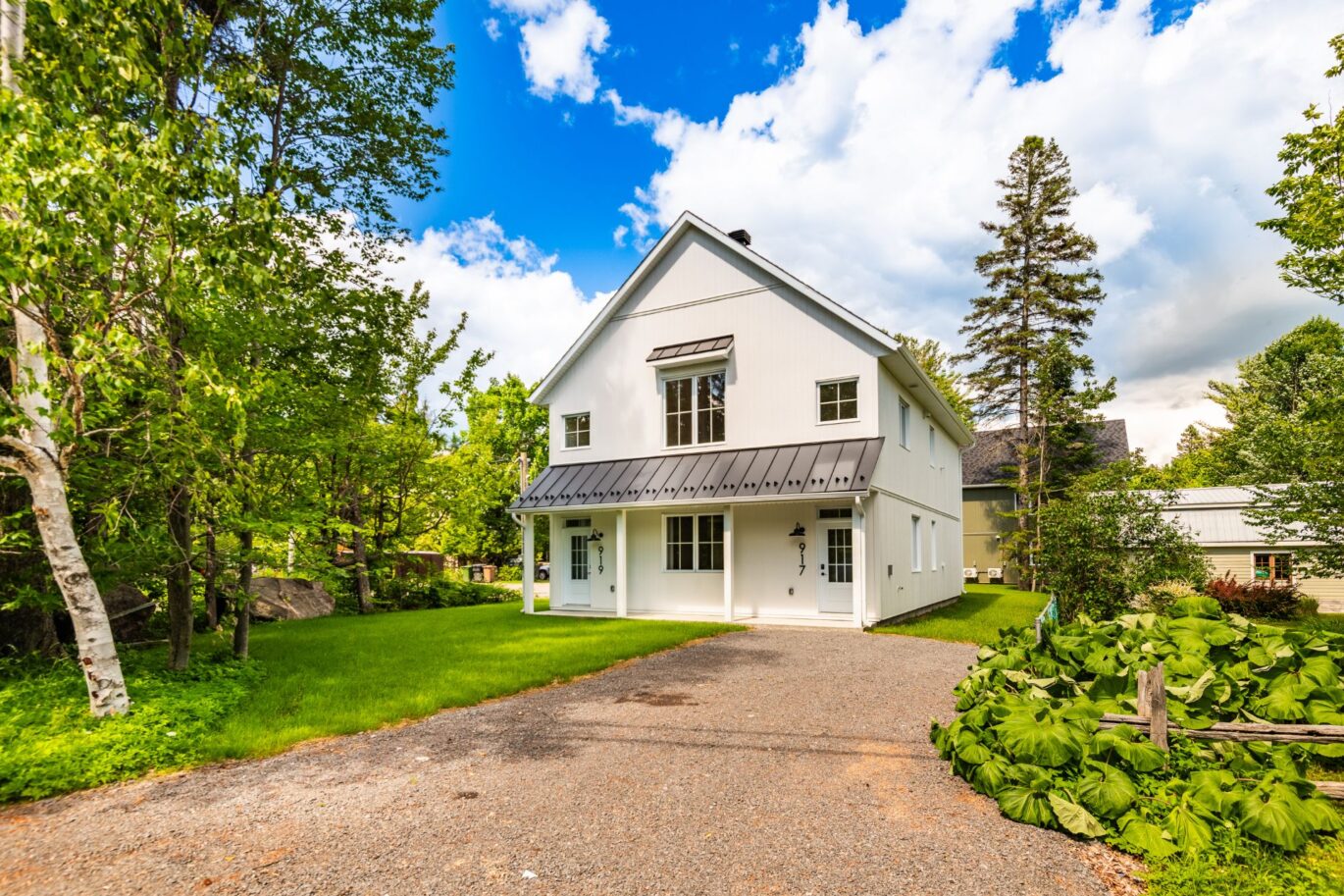 917 – 919 Ch. de la Rivière  Val-David (Laurentides)