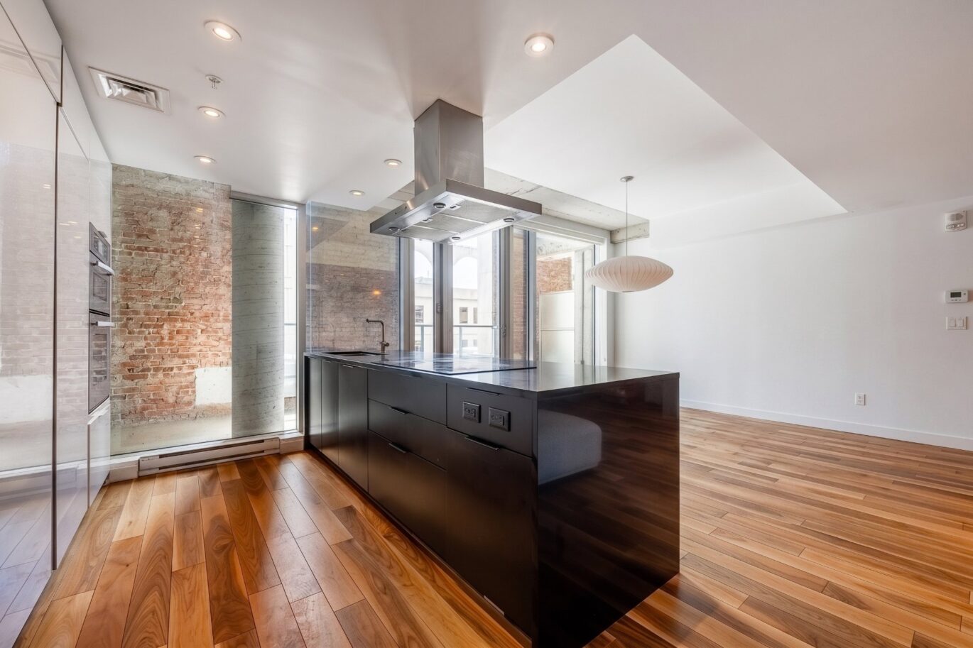 221 Rue St-Jacques #604  Montréal (Ville-Marie) (Montréal)