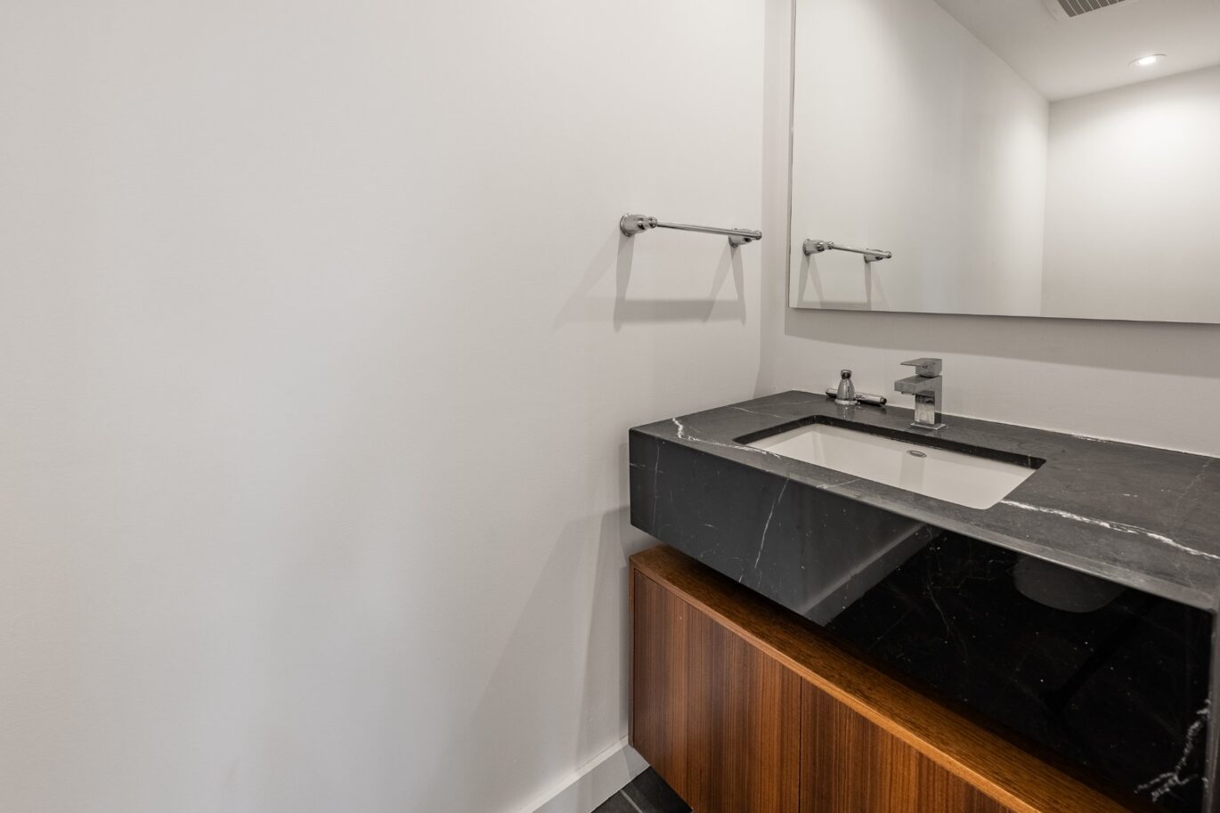 221 Rue St-Jacques #604  Montréal (Ville-Marie) (Montréal)