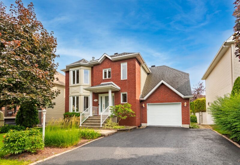 2395 Rue de Madrid  Sainte-Julie (Montérégie)