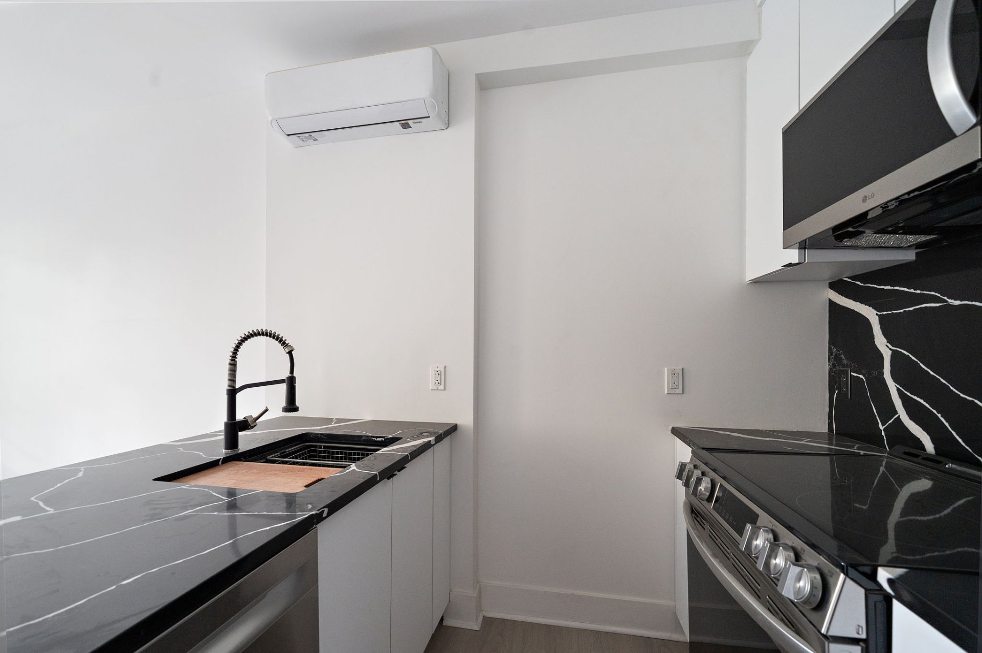 4900 Ch. de la Côte-des-Neiges #6 — photo 2