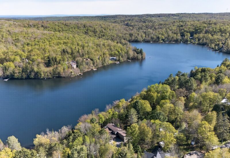 1858 Ch. du Lac-des-Becs-Scie O. Saint-Sauveur (Laurentides)