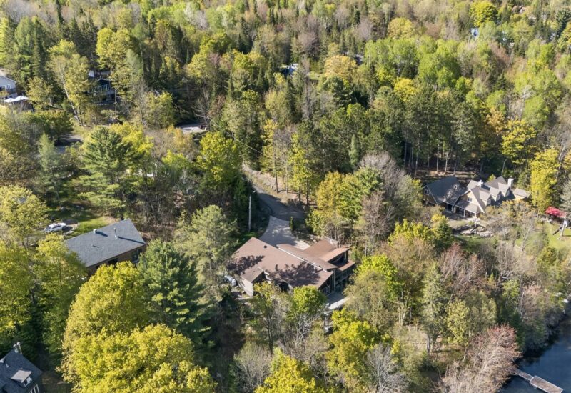 1858 Ch. du Lac-des-Becs-Scie O. Saint-Sauveur (Laurentides)