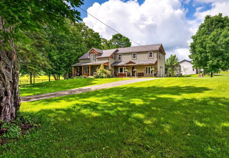 328 Ch. du Centre  Lac-Brome (Estrie)