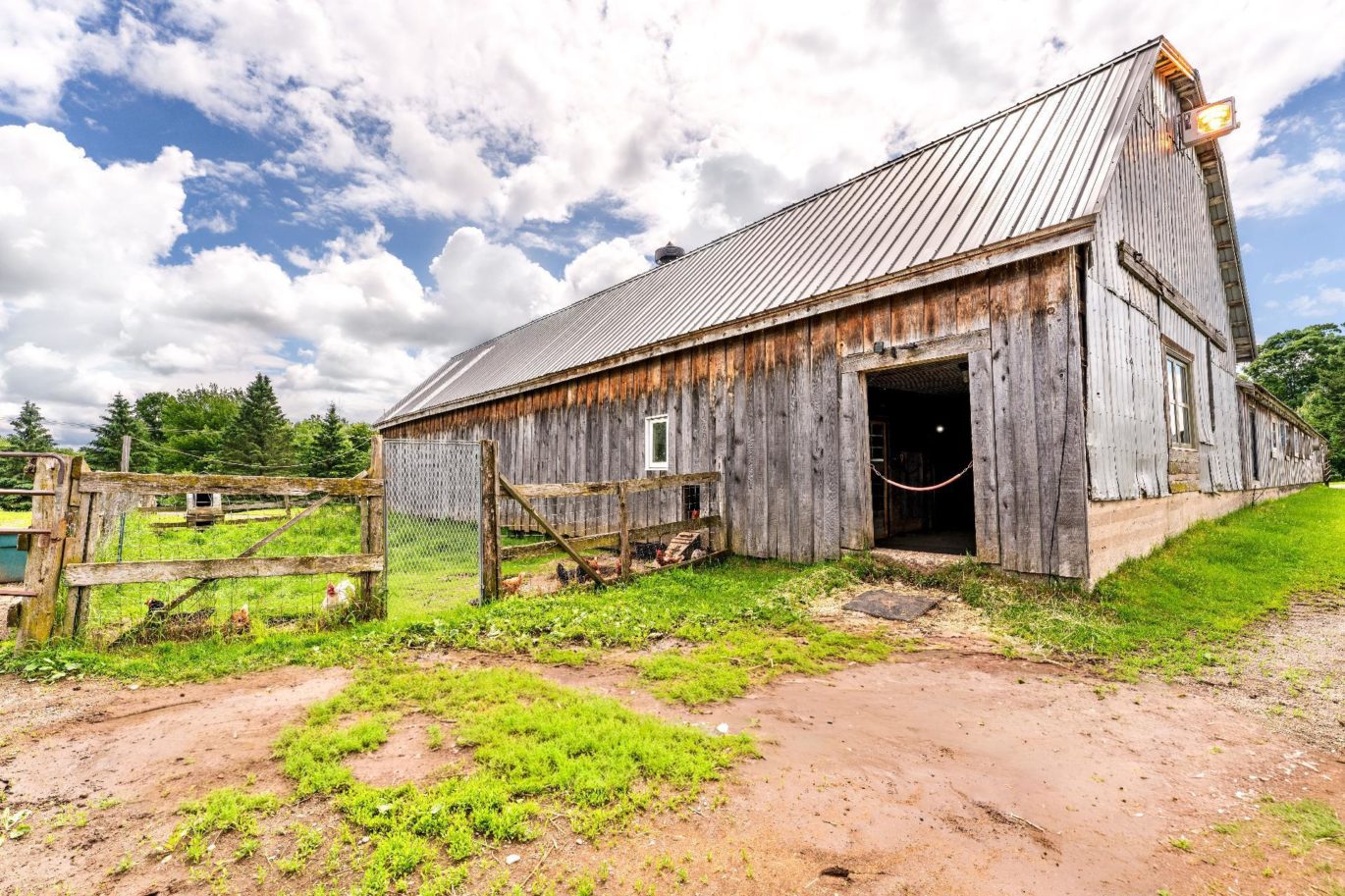 328 Ch. du Centre  Lac-Brome (Estrie)