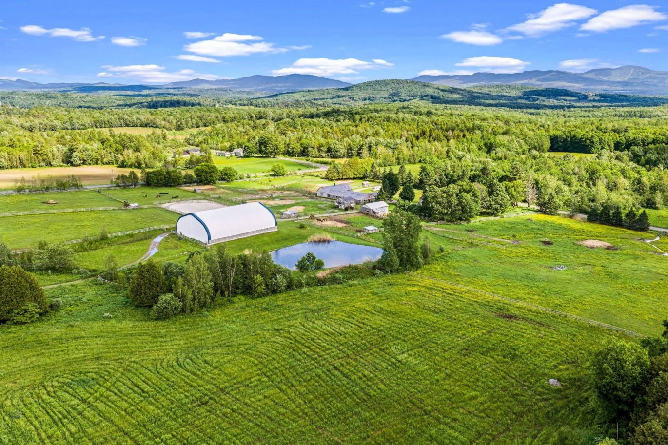 328 Ch. du Centre  Lac-Brome (Estrie)