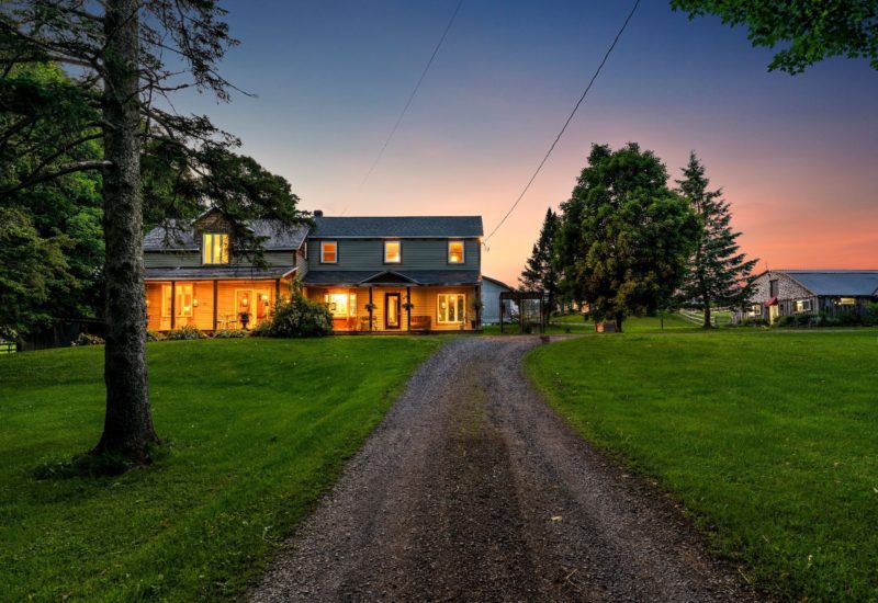 328 Ch. du Centre  Lac-Brome (Estrie)