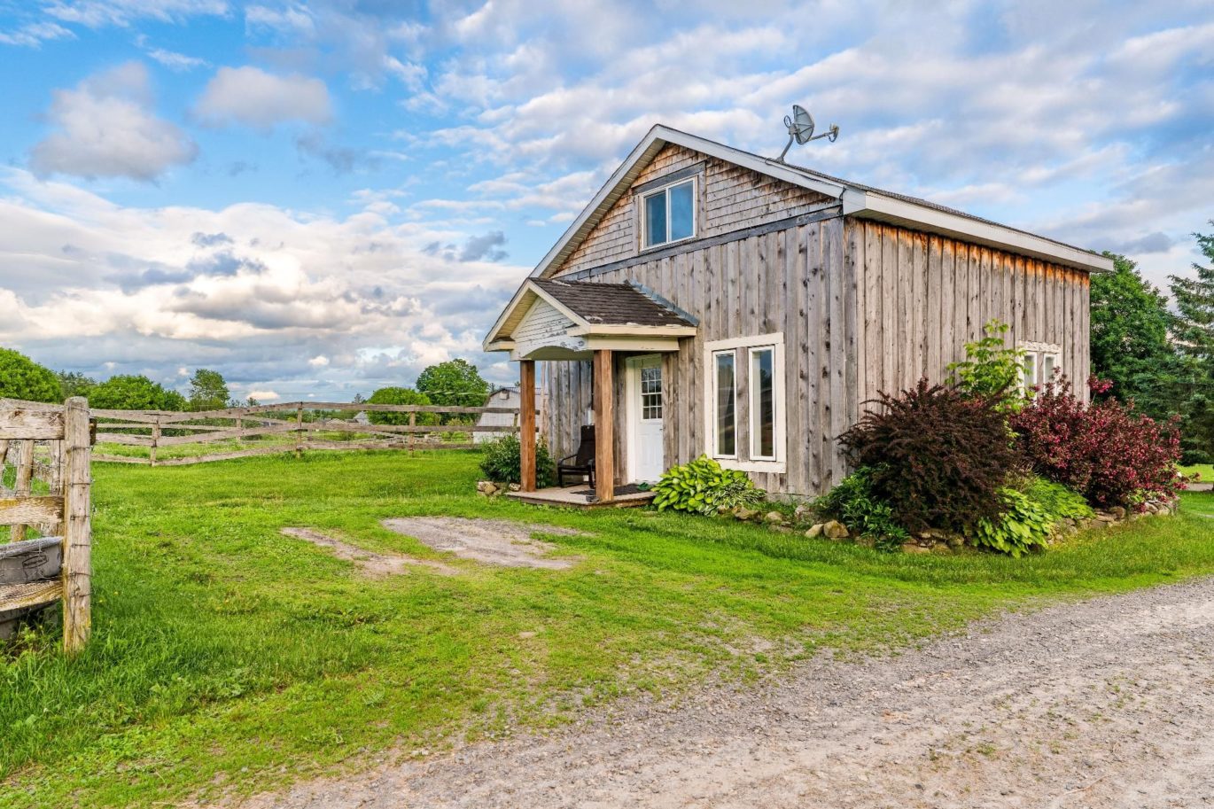 328 Ch. du Centre  Lac-Brome (Estrie)