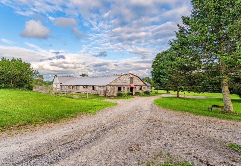 328 Ch. du Centre  Lac-Brome (Estrie)
