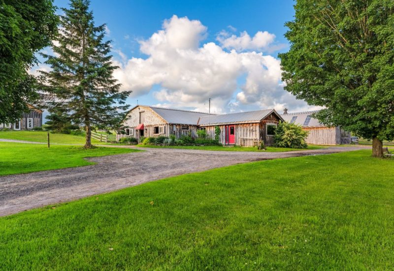 328 Ch. du Centre  Lac-Brome (Estrie)