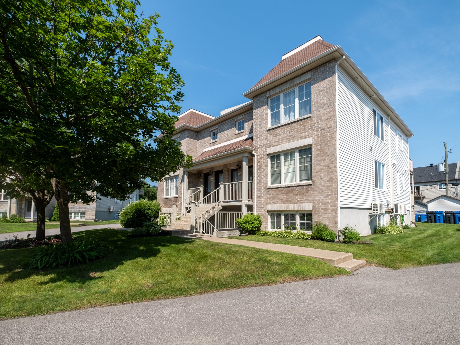 261 Place des Pluviers Mascouche (Lanaudière) — photo 1