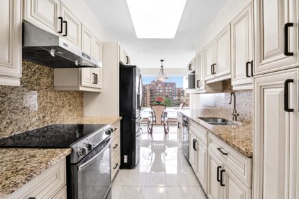 5900 Boul. Cavendish #908 Côte-Saint-Luc (Montréal)