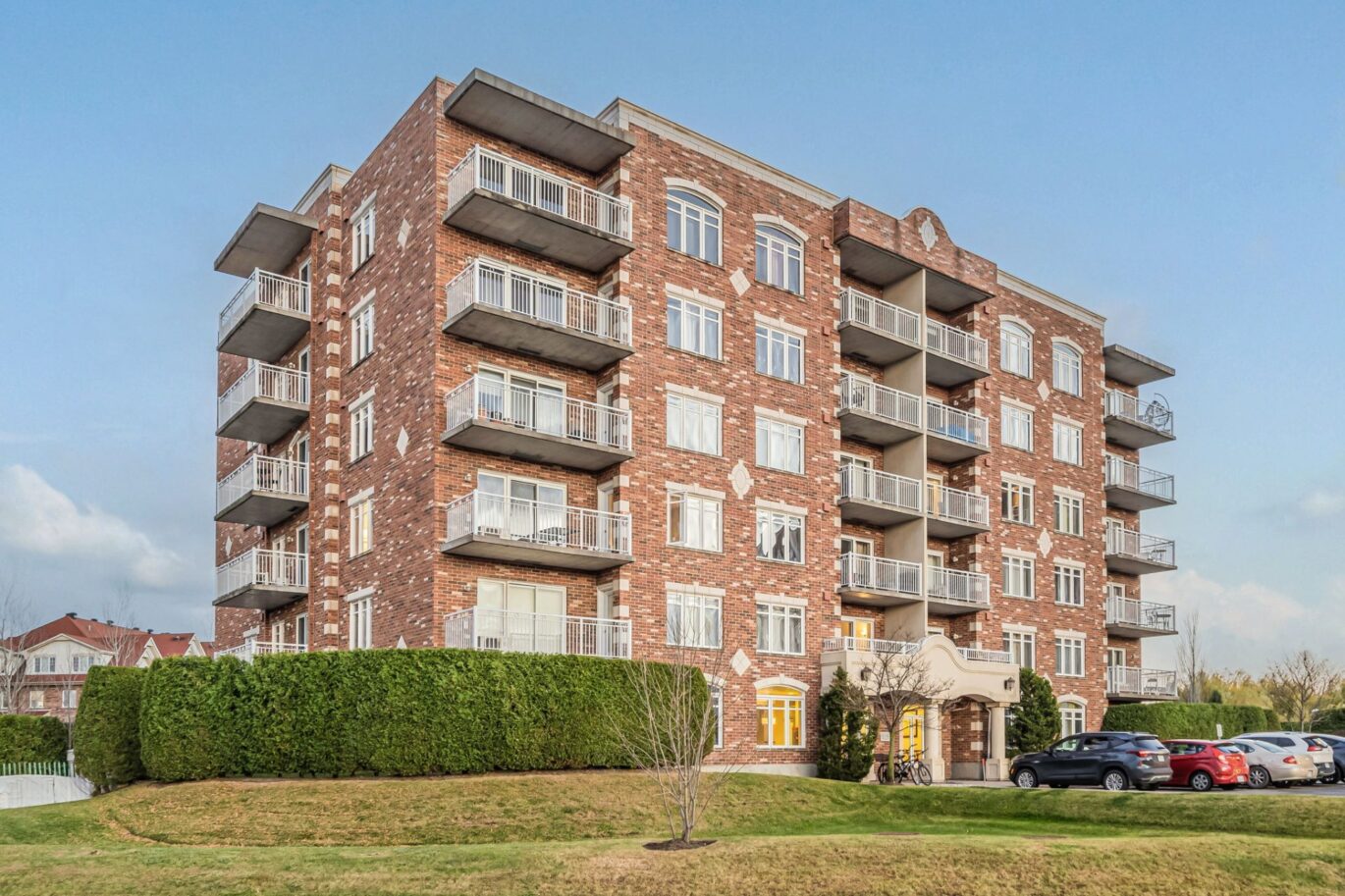 6800 Boul. Henri-Bourassa O. #104 Montréal (Saint-Laurent) (Montréal)