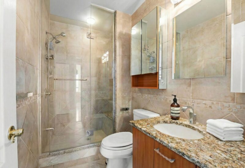 2700 Boul. de la Côte-Vertu #208 Montréal (Saint-Laurent) (Montréal)