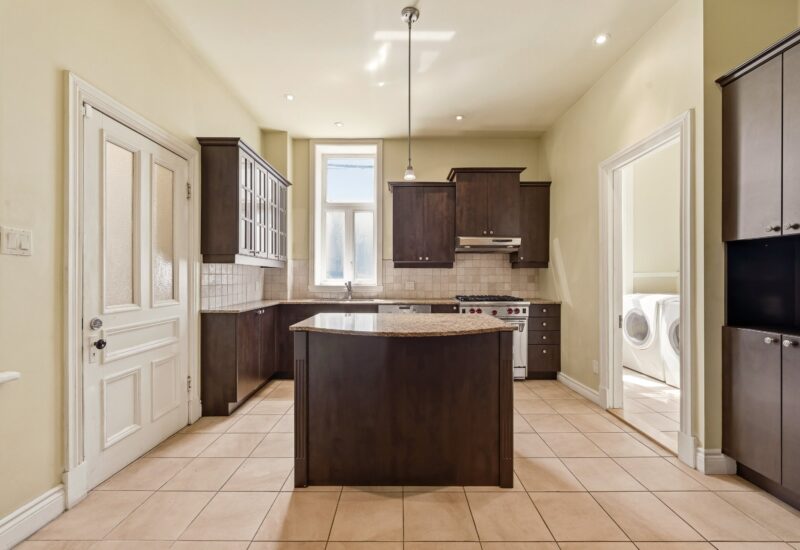5168 Av. du Parc Montréal (Le Plateau-Mont-Royal) (Montréal)