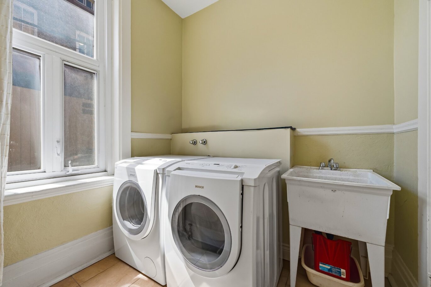 5168 Av. du Parc Montréal (Le Plateau-Mont-Royal) (Montréal)