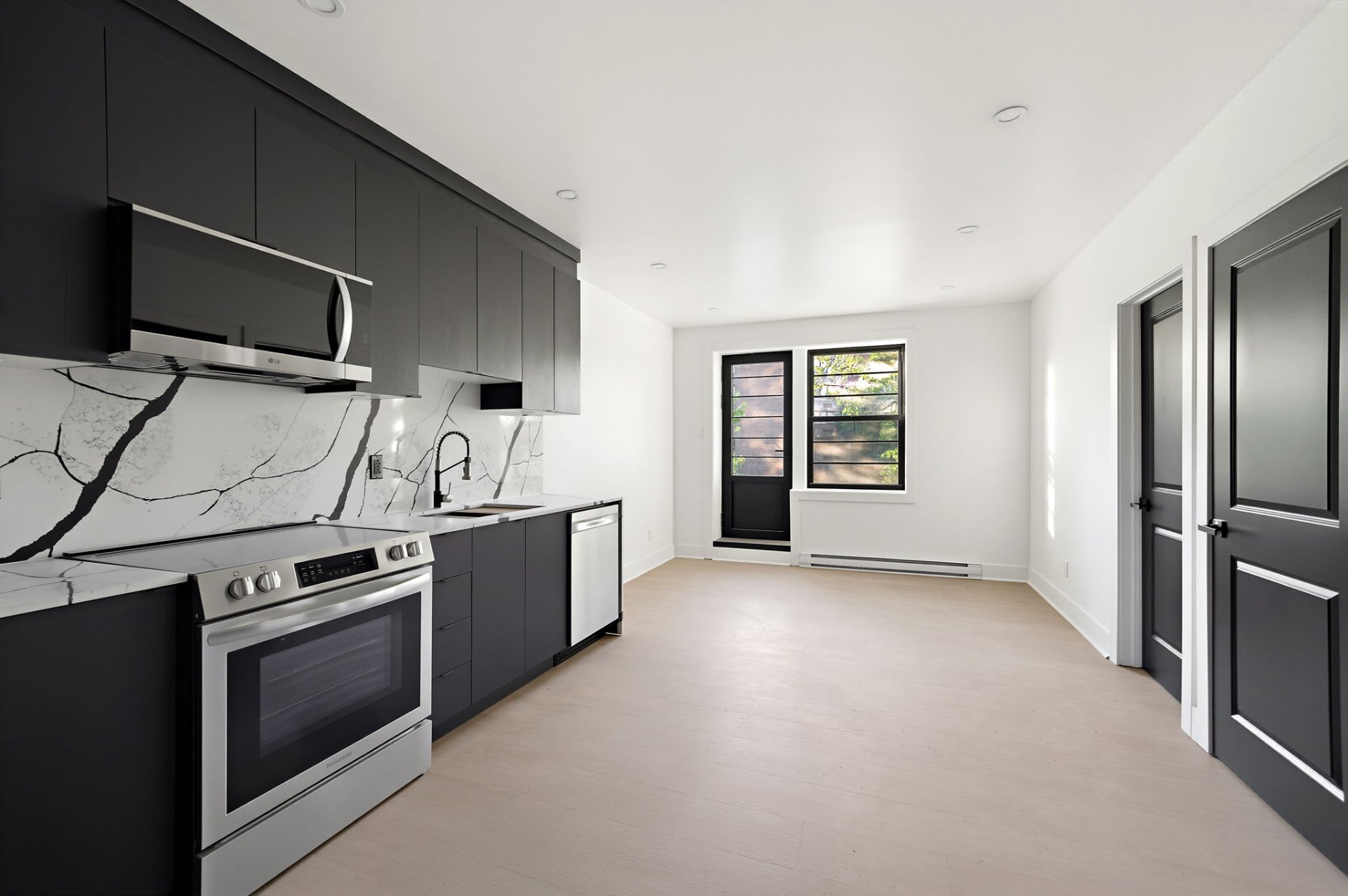 4900 Ch. de la Côte-des-Neiges #5 — photo 3
