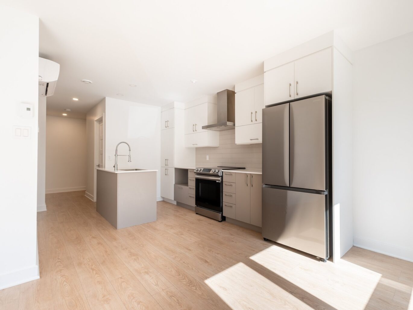 9997 Boul. St-Laurent #3 Montréal (Ahuntsic-Cartierville) (Montréal)