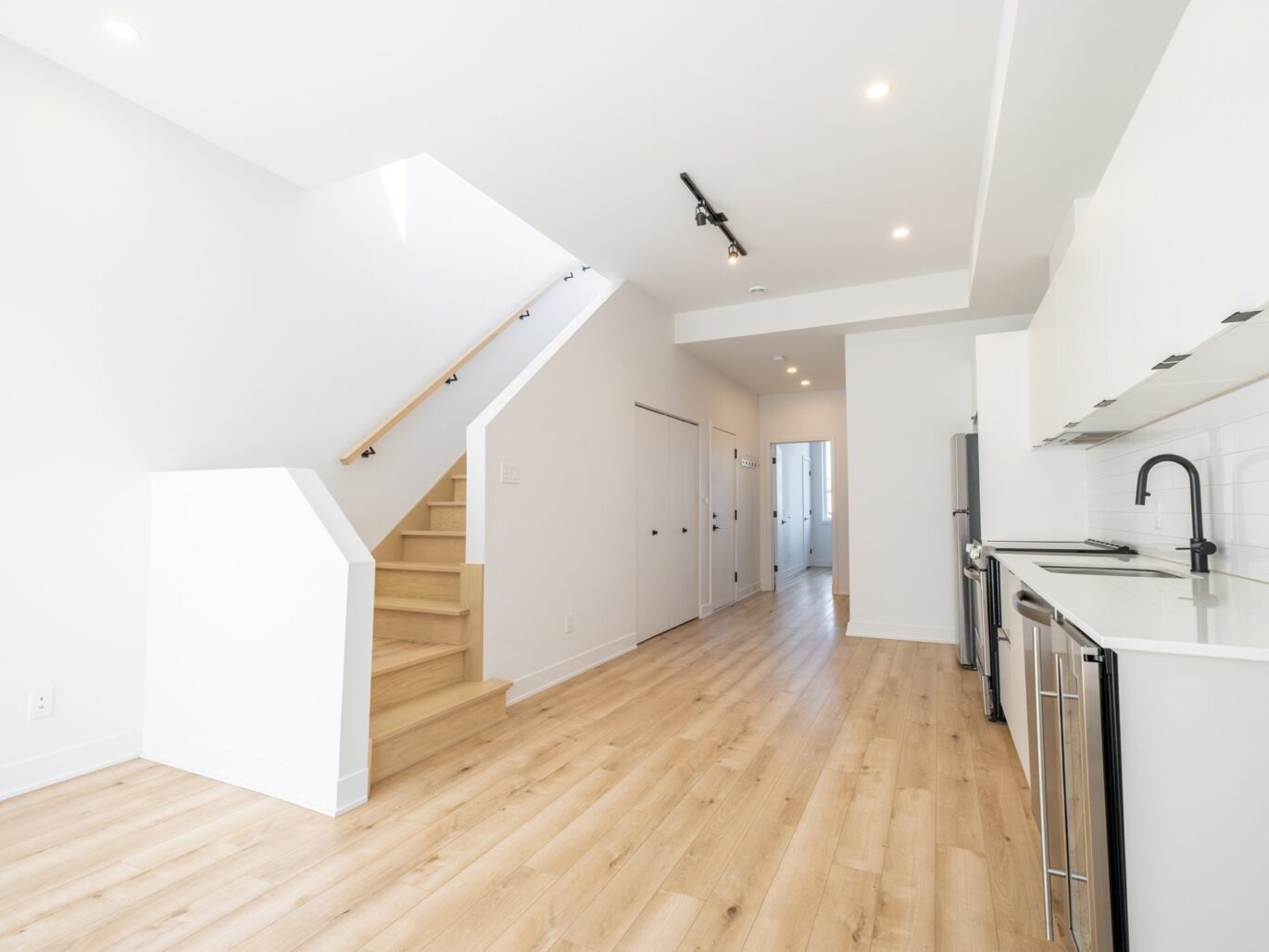 7448 Av. De Chateaubriand #B Montréal (Villeray/Saint-Michel/Parc-Extension) (Montréal)